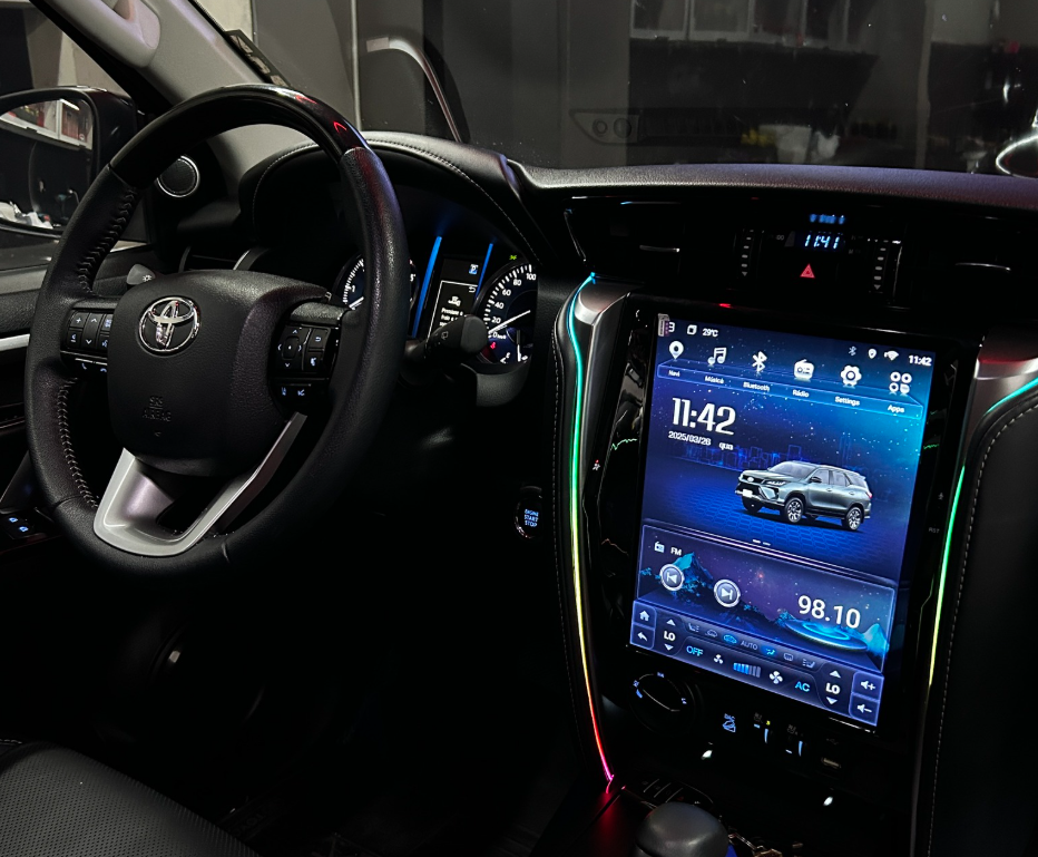 Controles do volante Toyota funcionando perfeitamente.